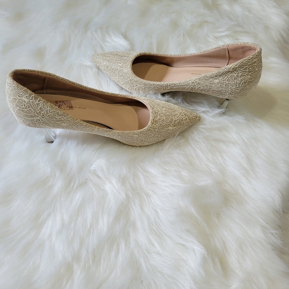 Chic Lace Beige Heels - Picture 5 of 8